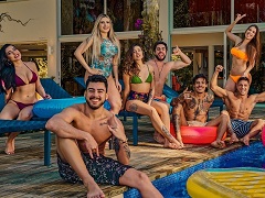 Soltos em Floripa reality show com cenas de sexo sem cortes