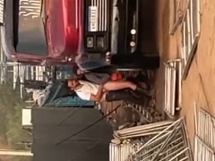 Flagra de sexo novinha fudendo ao lado do caminhão